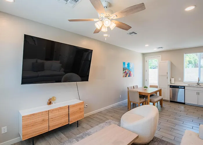 Apartment Serene 2br With Premium Beds