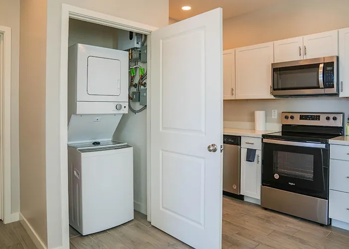 Apartment Serene 2br With Premium Beds