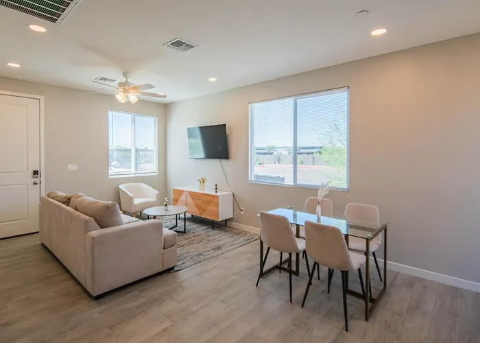 Apartment Serene 2br With Premium Beds