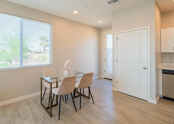 Serene 2br With Premium Beds Apartment Glendale