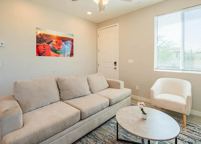 Serene 2br With Premium Beds Apartment Glendale