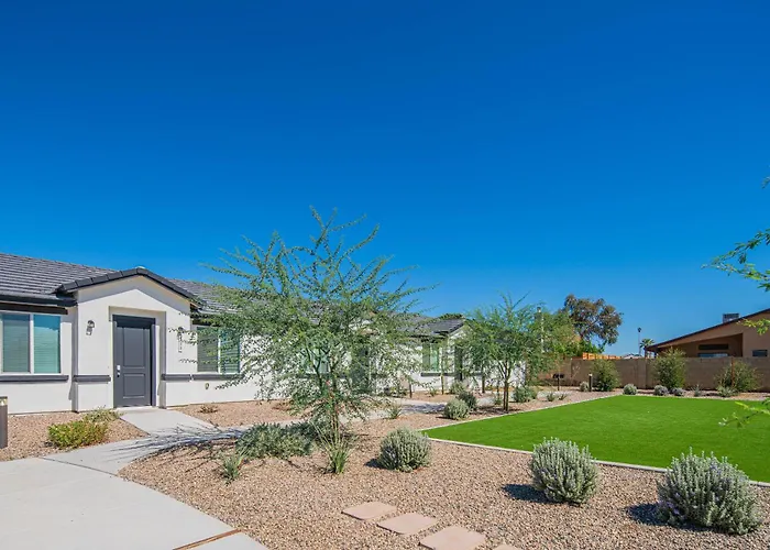 Apartment Serene 2br With Premium Beds