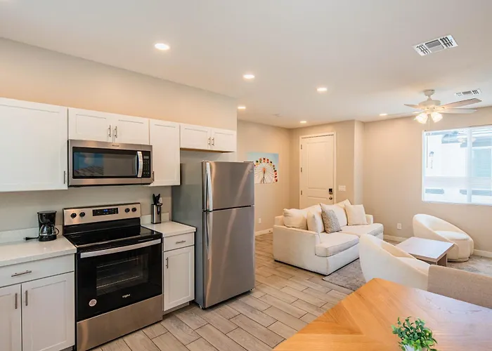 Apartment Serene 2br With Premium Beds
