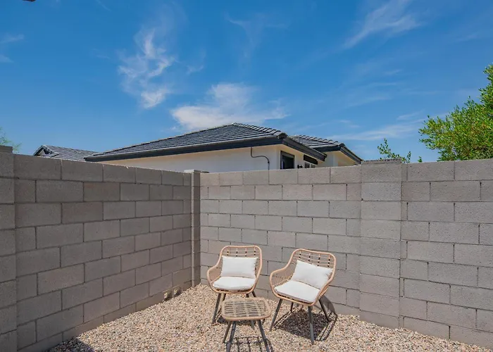 Serene 2br With Premium Beds Apartment *