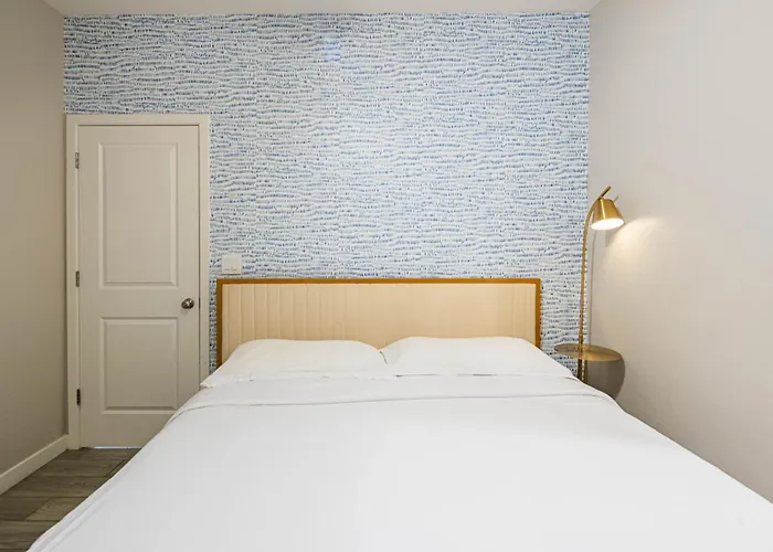 Apartment Serene 2br With Premium Beds