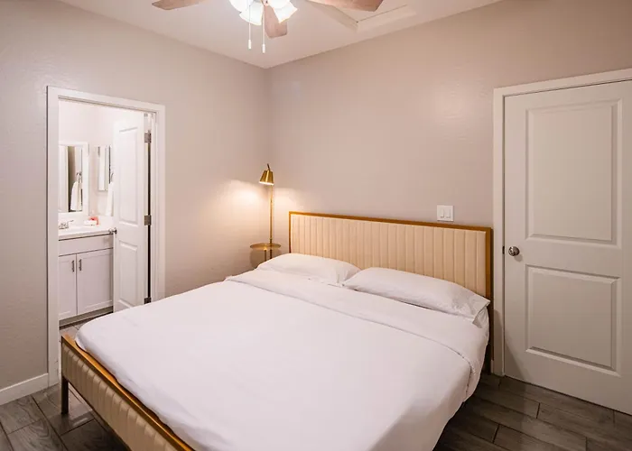 Apartment Serene 2br With Premium Beds